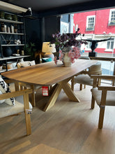 Load image into Gallery viewer, Oak Dining Table
