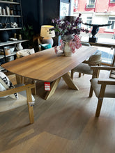 Load image into Gallery viewer, Oak Dining Table