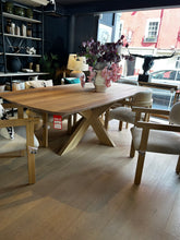 Load image into Gallery viewer, Oak Dining Table