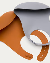 Load image into Gallery viewer, Lili set of two bibs in orange and blue silicone - image 6