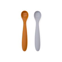 Load image into Gallery viewer, Lili set of two spoons in orange and blue silicone