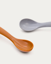 Load image into Gallery viewer, Lili set of two spoons in orange and blue silicone - image 7
