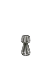 Load image into Gallery viewer, Reiba green metal solar table lamp