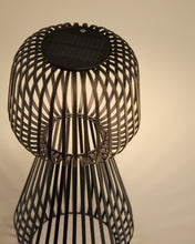 Load image into Gallery viewer, Reiba green metal solar table lamp - image 8