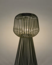 Load image into Gallery viewer, Reiba green metal solar floor lamp - image 5