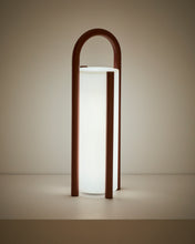 Load image into Gallery viewer, Leros large portable table lamp in terracotta polyethylene and steel - image 2