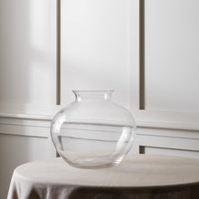 Load image into Gallery viewer, Charlton glass vase