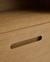Load image into Gallery viewer, Arelida shelving unit made of oak veneer and solid oak wood with light brown finish 90 x 185 cm FSC Mix Credit - image 10