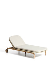 Load image into Gallery viewer, Alipa sun lounger in FSC 100% solid acacia wood and ecru rope cord