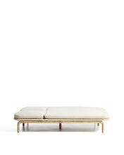 Load image into Gallery viewer, Alipa double sun lounger in FSC 100% solid acacia wood and ecru rope cord - image 2