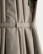 Load image into Gallery viewer, Noli beige cantilever parasol with green aluminium structure 300 x 300cm - image 21
