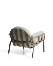 Load image into Gallery viewer, Joncols outdoor armchair in aluminium with taupe painted finish and beige cushions - image 3