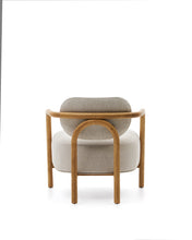 Load image into Gallery viewer, Melqui beige armchair in solid oak wood with a natural finish - image 10
