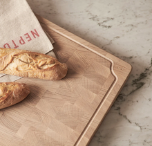 Load image into Gallery viewer, Orford Oak Chopping Board