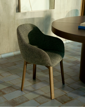 Load image into Gallery viewer, Meila chair with armrests in green chenille with legs in natural finish