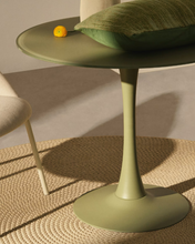 Load image into Gallery viewer, Round Vedira table in glass and green steel