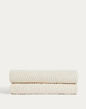 Load image into Gallery viewer, Raylo bedspread with striped structure