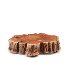 Load image into Gallery viewer, Tavine coffee table in solid acacia wood with bleached finish with wheels Ø85cm