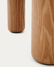 Load image into Gallery viewer, Mailen round table in ash wood veneer with natural finish, Ø 120 cm - image 8