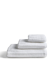 Load image into Gallery viewer, Navira 100% cotton white face towel 30 x 50cm - image 2