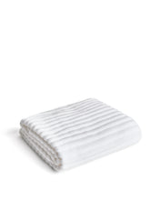 Load image into Gallery viewer, Navira 100% cotton white bath towel 70 x 140cm