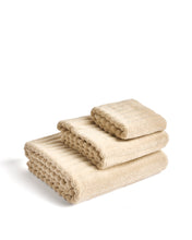 Load image into Gallery viewer, Navira 100% cotton beige bath towel 70 x 140cm - image 4