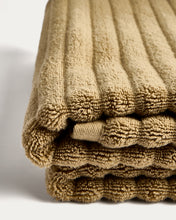 Load image into Gallery viewer, Navira 100% cotton light green bath towel 70 x 140cm - image 8