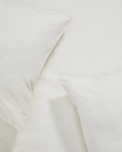 Load image into Gallery viewer, Simmel duvet cover and pillowcase set in ecru linen blend for 150 cm bed - image 3