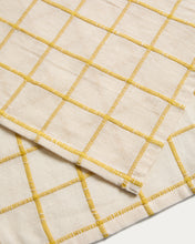 Load image into Gallery viewer, Adesta set of 2 individual placemats in 100% cotton ecru with yellow checks 35 x 50 cm - image 4