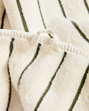 Load image into Gallery viewer, Dorane 100% cotton towel with green stripes 100 x 150cm - image 8