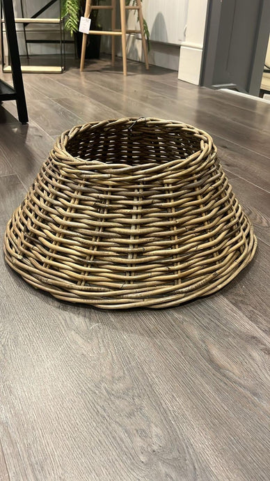 Somerton Tree Skirt Medium