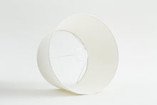 Load image into Gallery viewer, Shade Lindro Off White 30 cm