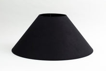 Load image into Gallery viewer, Shade Circum Black 55 cm