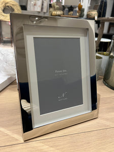 Newton Silver Platted Photo Frame 5 x 7