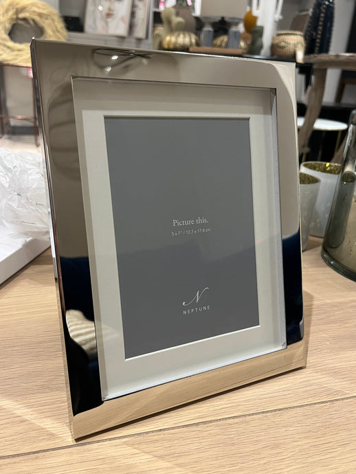 Newton Silver Platted Photo Frame 5 x 7