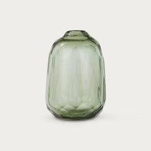 Load image into Gallery viewer, Giselle Vase