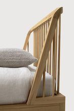 Load image into Gallery viewer, Spindle Bed Single - Oak
