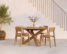 Load image into Gallery viewer, Circle Outdoor Dining Table 136 cm
